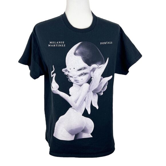 Melanie Martinez Official PORTALS Tee Large Fairy Angel GYAT Shirt Pop Graphic - Picture 1 of 11